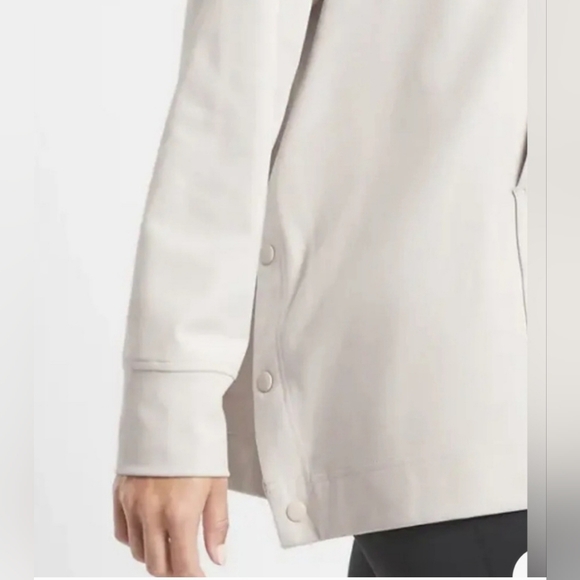 Athleta Women's  Glacier Handkerchief Poncho Hoody oversized Outdoor  XS - Picture 4 of 17